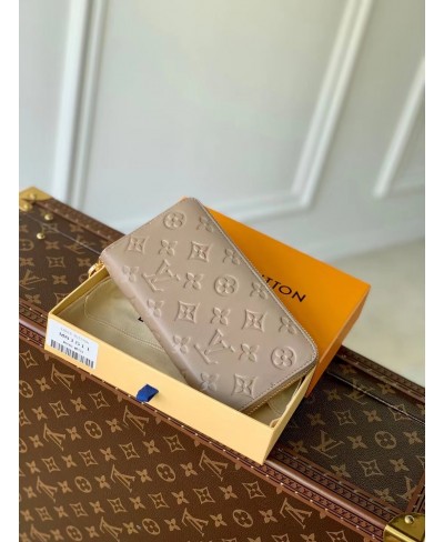 LOUIS VUITTON ZIPPY WALLET