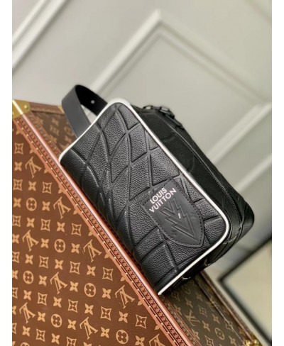 LOUIS VUITTON DOPP KIT