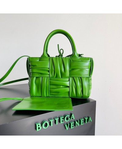 BOTTEGA VENETA Mini Arco Tote Bag