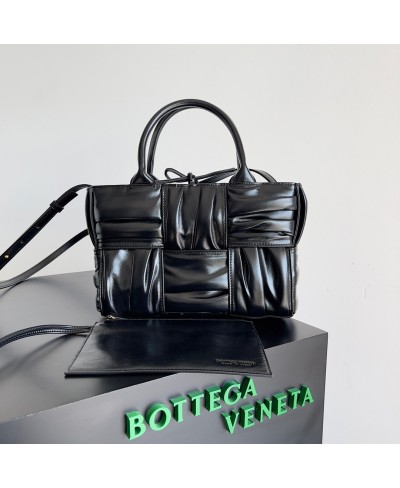 BOTTEGA VENETA Mini Arco Tote Bag