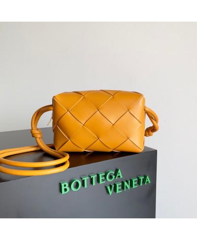 Cassette Camera Bag Piccola BOTTEGA VENETA