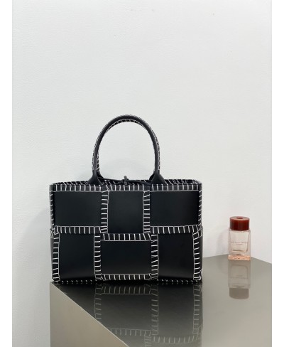 BOTTEGA VENETA Small Arco Tote Bag