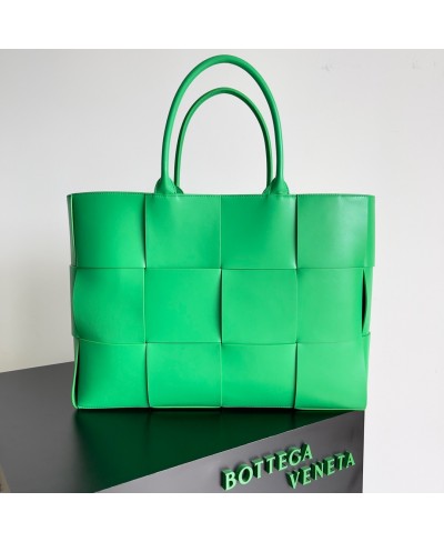 BOTTEGA VENETA Large Arco Tote Bag