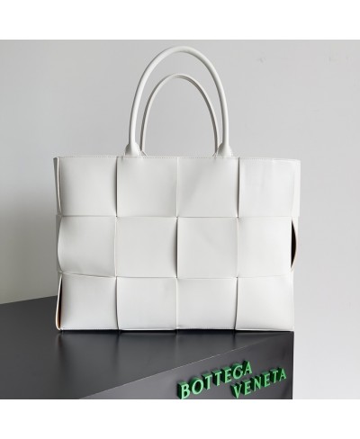 BOTTEGA VENETA Large Arco Tote Bag