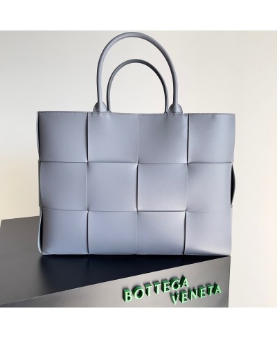 BOTTEGA VENETA Large Arco Tote Bag