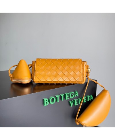 BOTTEGA VENETA Pouch On Strap