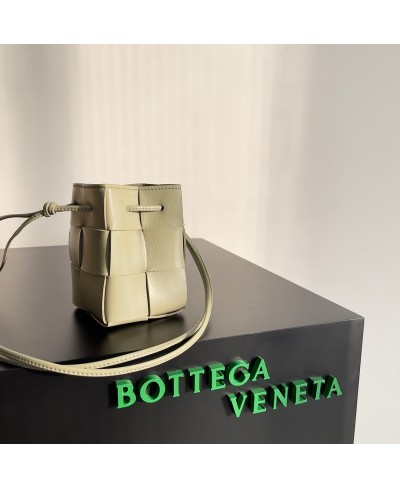 Borsa a Secchiello Cassette Mini BOTTEGA VENETA