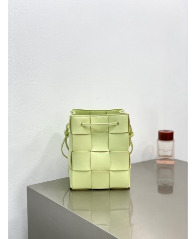 BOTTEGA VENETA Small Cassette Bucket Bag