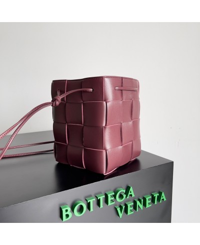 BOTTEGA VENETA Small Cassette Bucket Bag