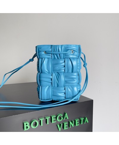 BOTTEGA VENETA Small Cassette Bucket Bag