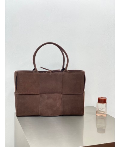 BOTTEGA VENETA Medium Arco Tote Bag