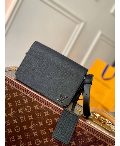 LOUIS VUITTON Fastline Wearable Wallet