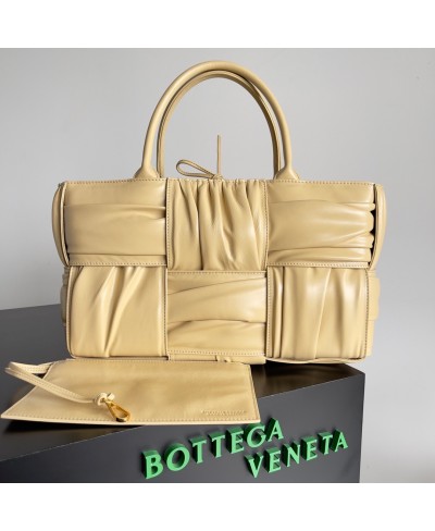 BOTTEGA VENETA Small Arco Tote Bag