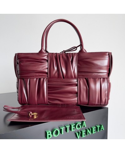 BOTTEGA VENETA Small Arco Tote Bag