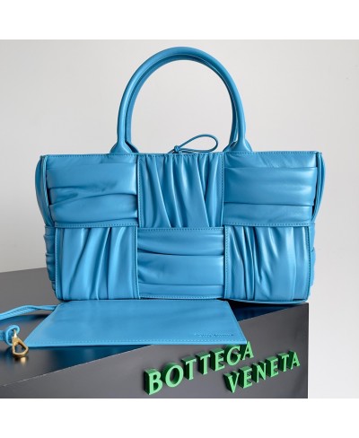 BOTTEGA VENETA Small Arco Tote Bag