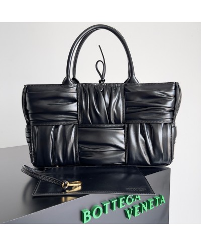 BOTTEGA VENETA Small Arco Tote Bag