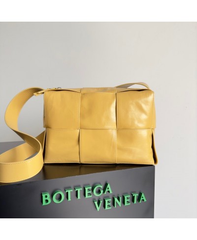 BOTTEGA VENETA Arco Camera Bag