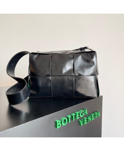 BOTTEGA VENETA Arco Camera Bag