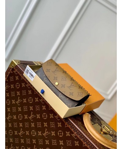 LOUIS VUITTON Emilie Wallet