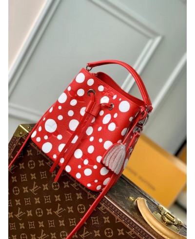 LV x YK Borsa Néonoé BB LOUIS VUITTON