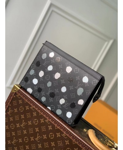 LV x YK Pochette Voyage LOUIS VUITTON