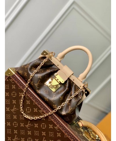 LOUIS VUITTON Monogram Clutch