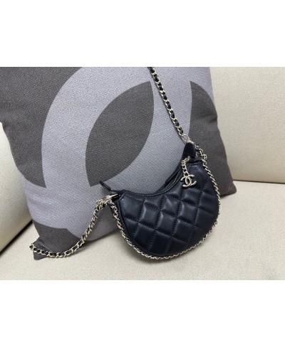 CHANEL CLUTCH WITH CHAIN