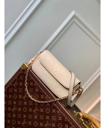 LOUIS VUITTON Wallet on Chain Ivy