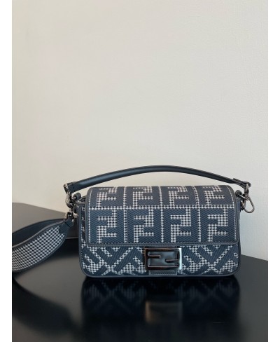 FENDI Baguette