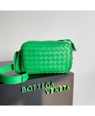 BOTTEGA VENETA Small Intrecciato Camera Bag