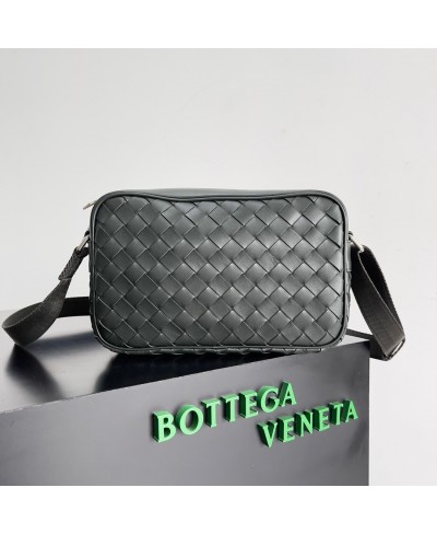 BOTTEGA VENETA Small Intrecciato Camera Bag