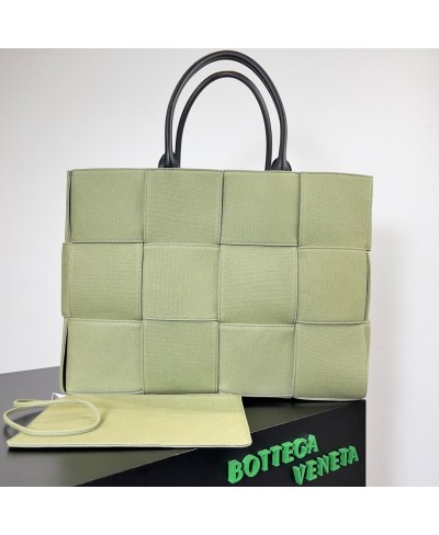 BOTTEGA VENETA Large Arco Tote Bag