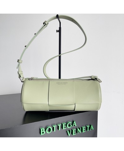 BOTTEGA VENETA Medium Canette