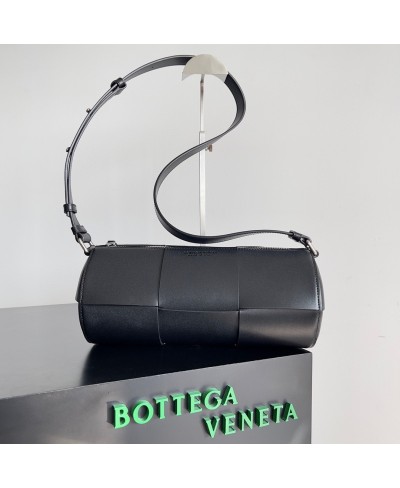 BOTTEGA VENETA Medium Canette