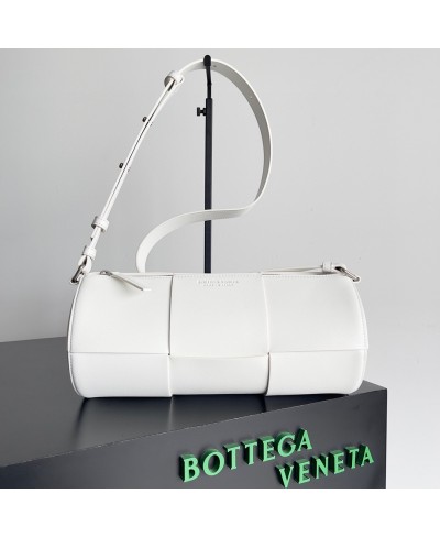 BOTTEGA VENETA Medium Canette