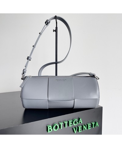 BOTTEGA VENETA Medium Canette