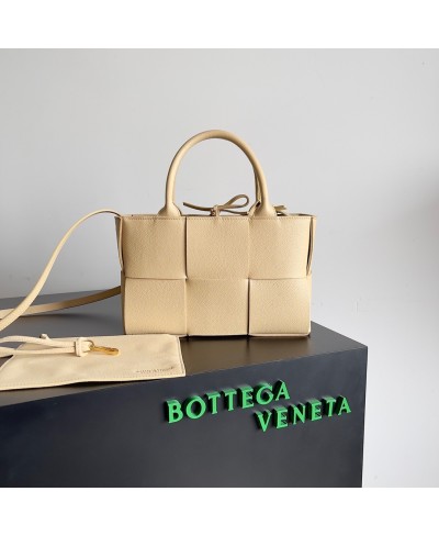 BOTTEGA VENETA Mini Arco Tote Bag