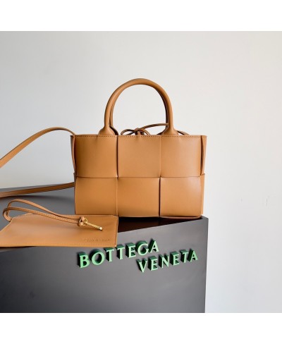 BOTTEGA VENETA Mini Arco Tote Bag