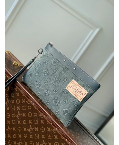 LOUIS VUITTON Pochette To-Go