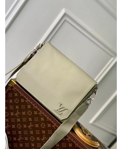 Borsa messenger Takeoff LOUIS VUITTON