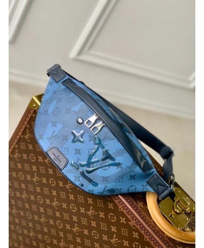 LOUIS VUITTON Discovery Bumbag