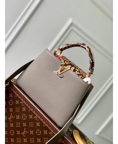 LOUIS VUITTON Capucines BB