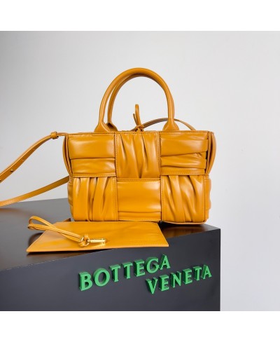 BOTTEGA VENETA Mini Arco Tote Bag