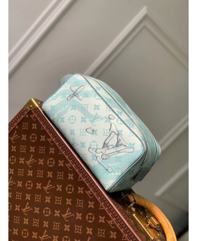 LOUIS VUITTON Dopp Kit