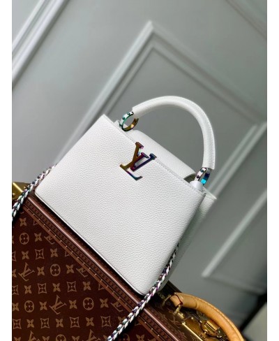 LOUIS VUITTON Capucines BB