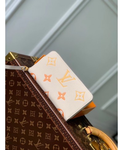 LOUIS VUITTON Zippy Wallet