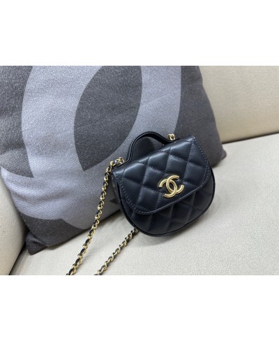 CHANEL CLUTCH WITH CHAIN