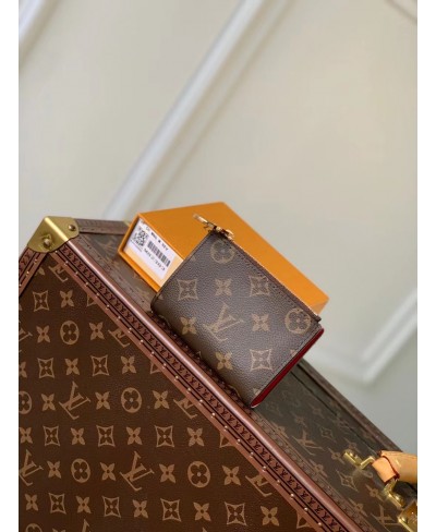 LOUIS VUITTON Lisa Wallet