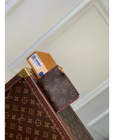 LOUIS VUITTON Lisa Wallet