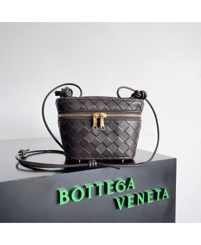 BOTTEGA VENETA Mini Intrecciato Vanity Case